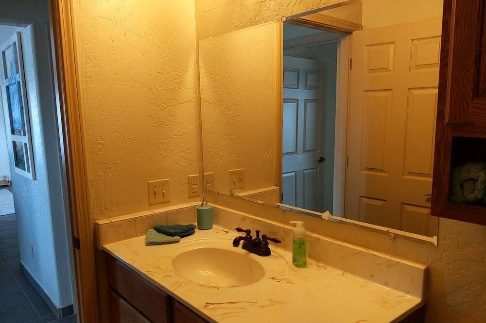Photo of Bathroom in Alamogordo