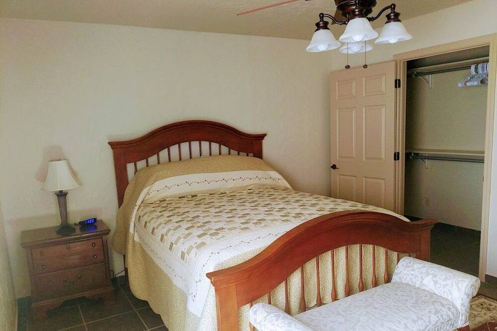 Photo of Bedroom in Alamogordo