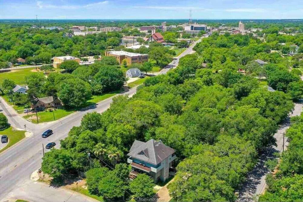 Photo of Others in Bryan