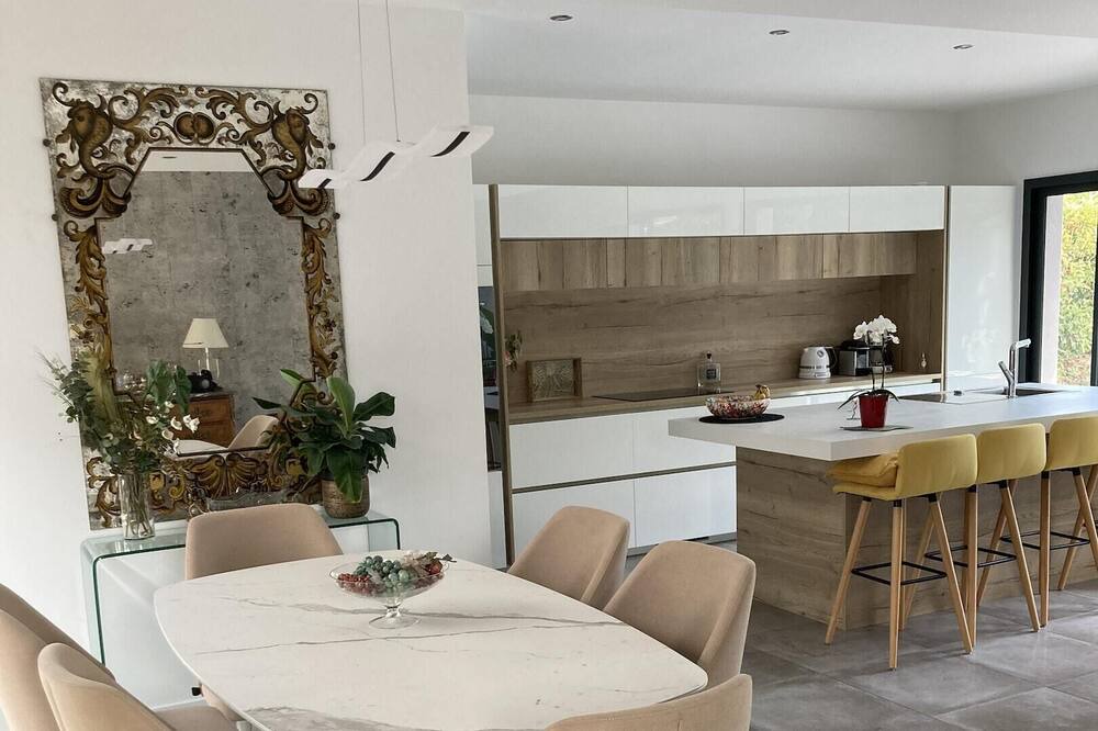 Photo of Livingroom in Bouc-Bel-Air