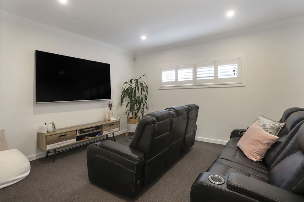 Photo of Livingroom in Avalon Beach