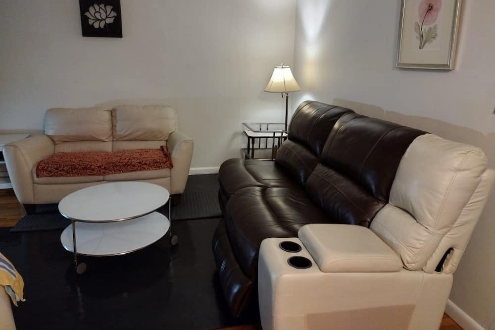 Photo of Livingroom in Irvington