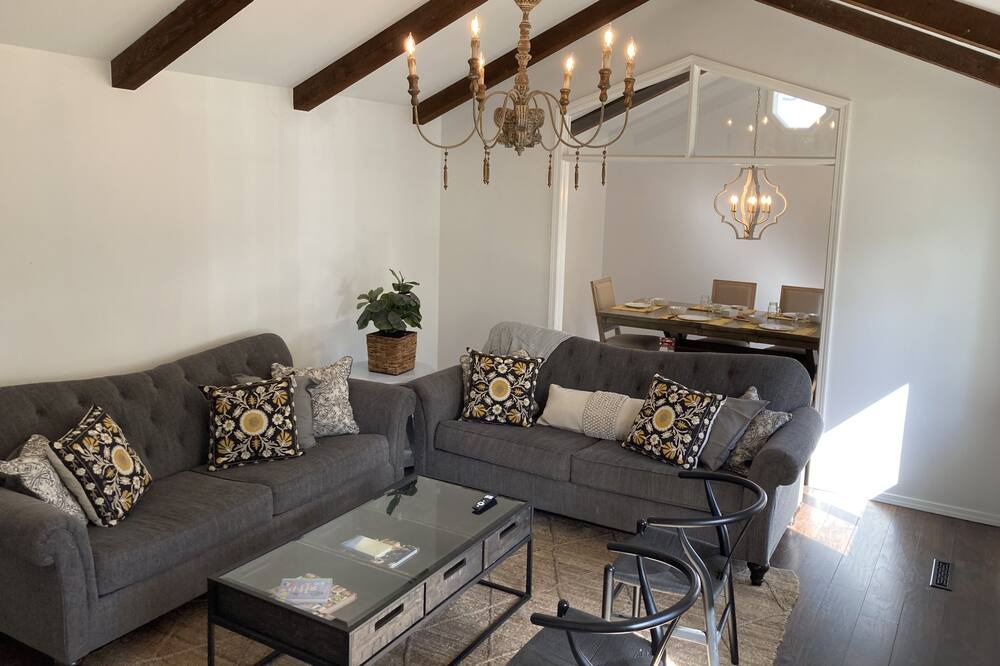 Photo of Livingroom in Springfield