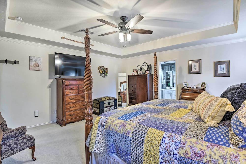 Photo of Bedroom in Burleson