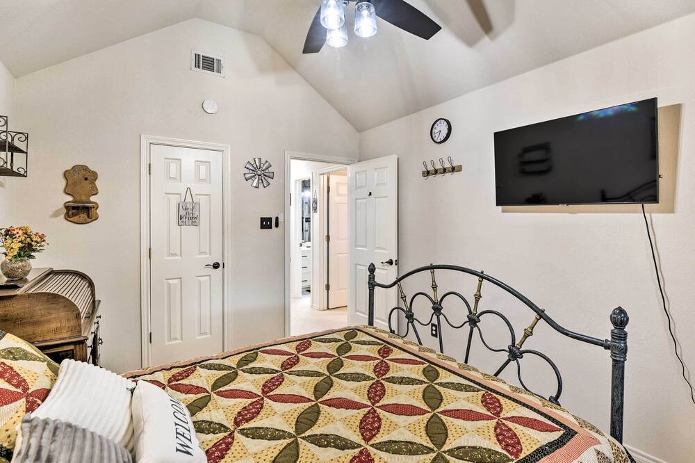 Photo of Bedroom in Burleson