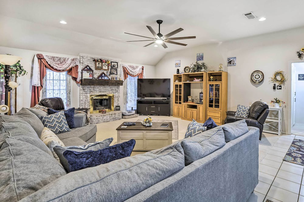 Photo of Livingroom in Burleson