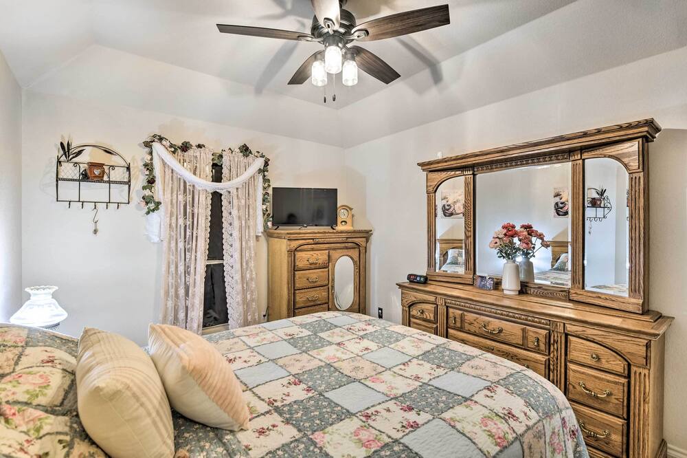 Photo of Bedroom in Burleson