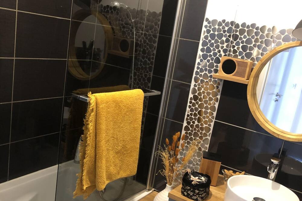 Photo of Bathroom in Colombelles