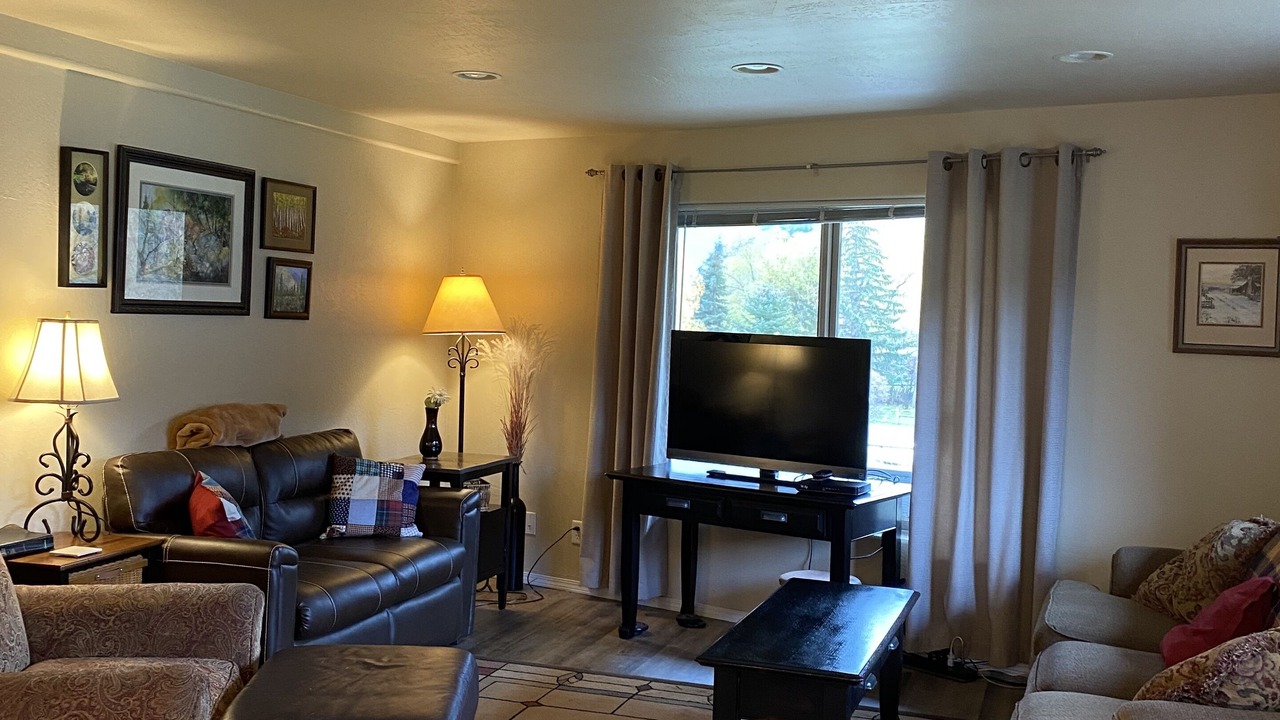 Photo of Livingroom in Gardiner