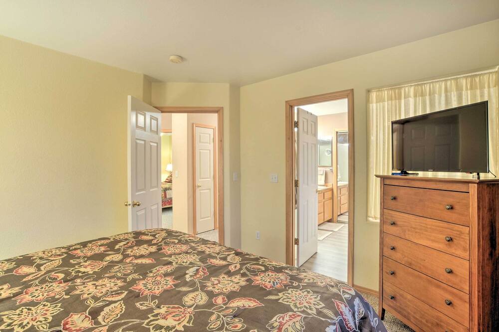 Photo of Bedroom in Klamath Falls