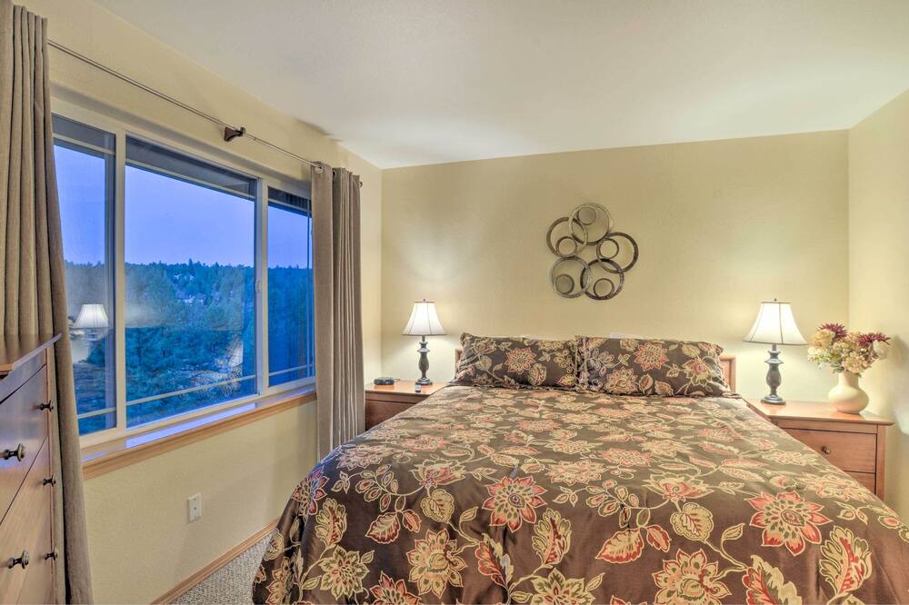 Photo of Bathroom in Klamath Falls