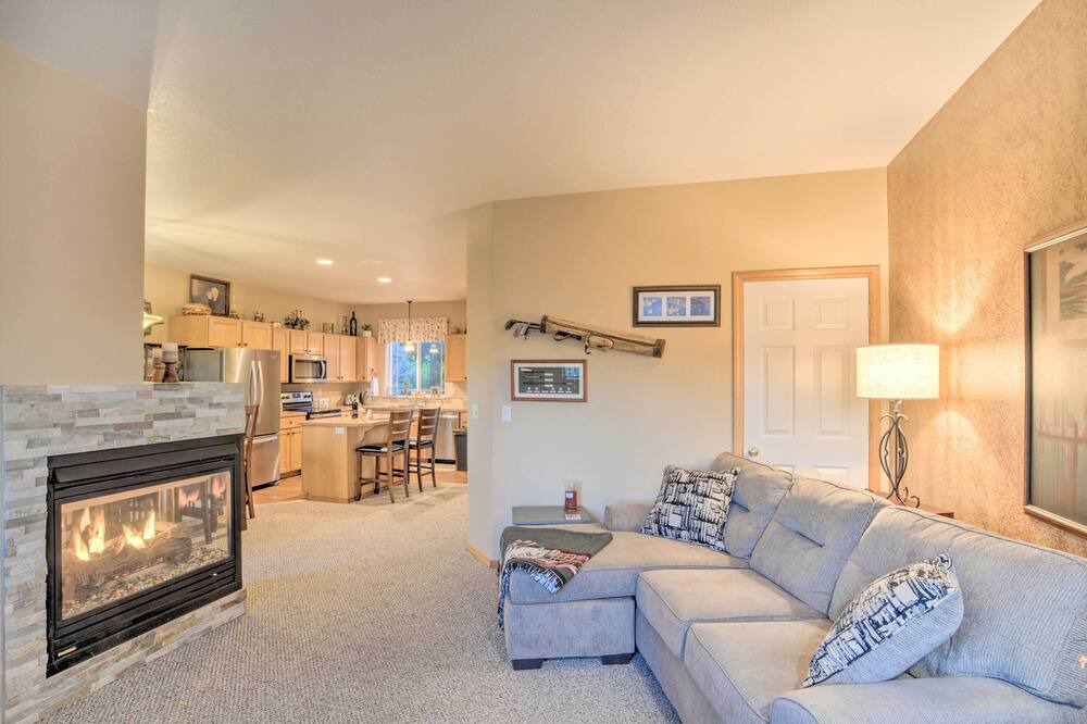 Photo of Livingroom in Klamath Falls