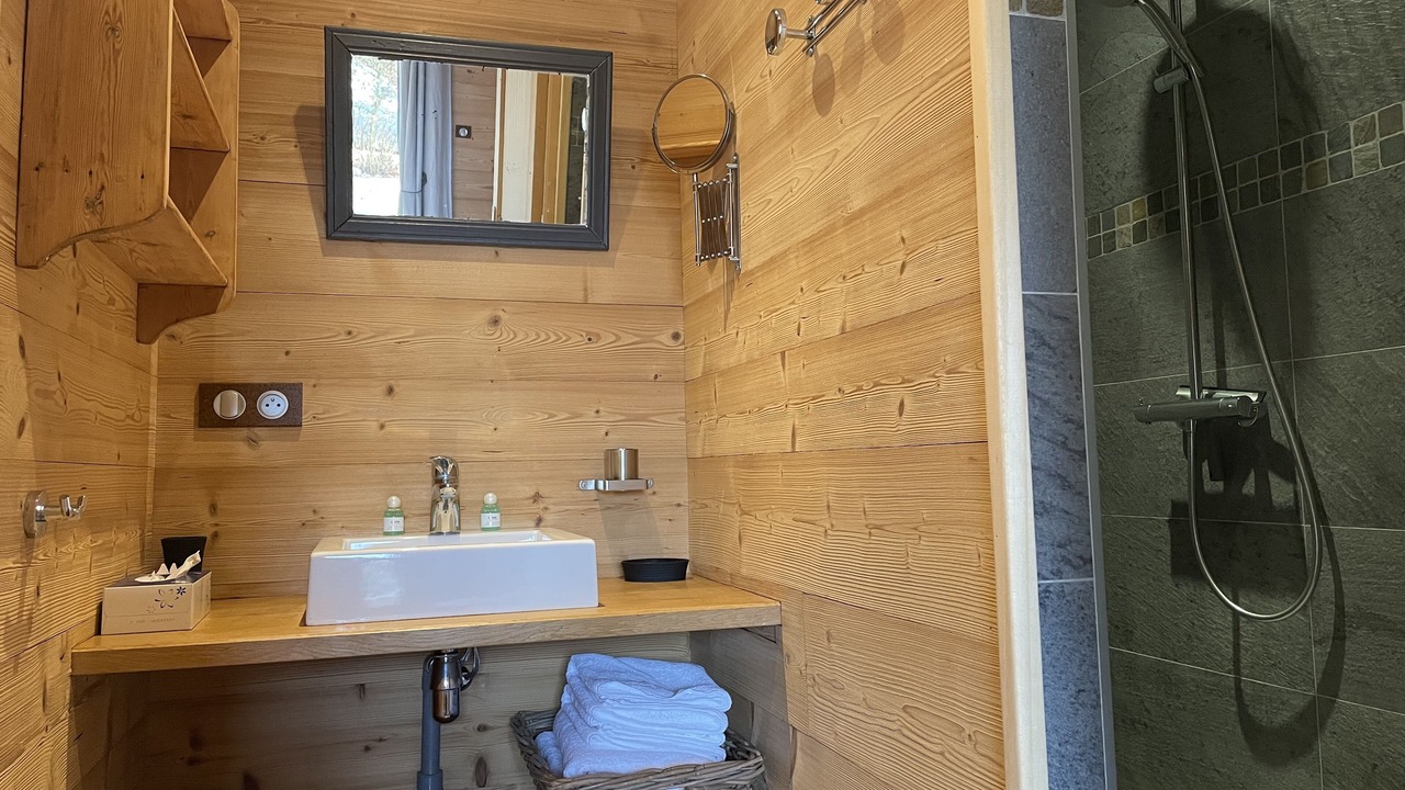 Photo of Bathroom in Saint-Andre-d'Hebertot