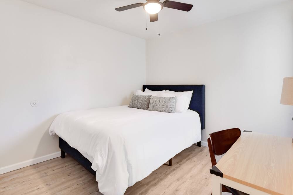 Photo of Bedroom in Scofield Farms