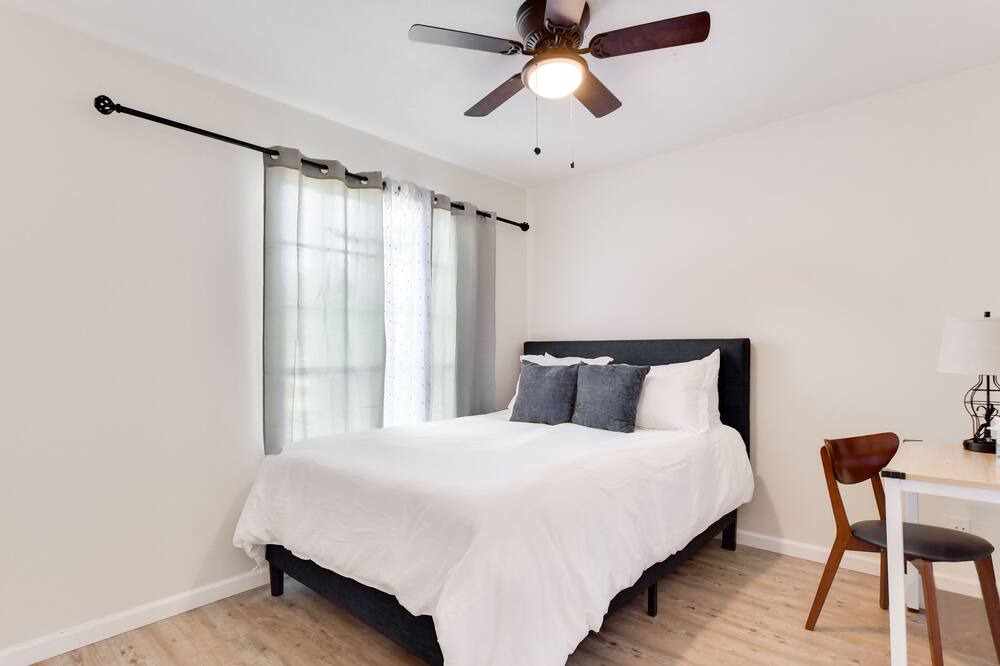 Photo of Bedroom in Scofield Farms