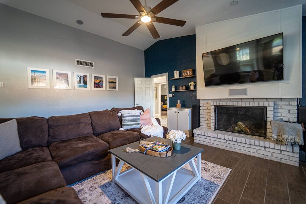 Photo of Livingroom in North Center Revitalization Association