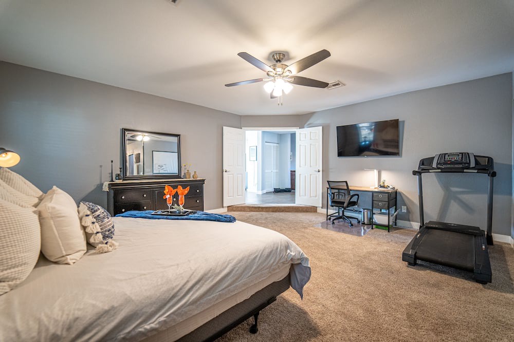 Photo of Bedroom in North Center Revitalization Association
