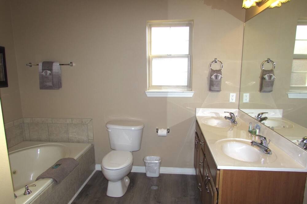 Photo of Bathroom in Hollister