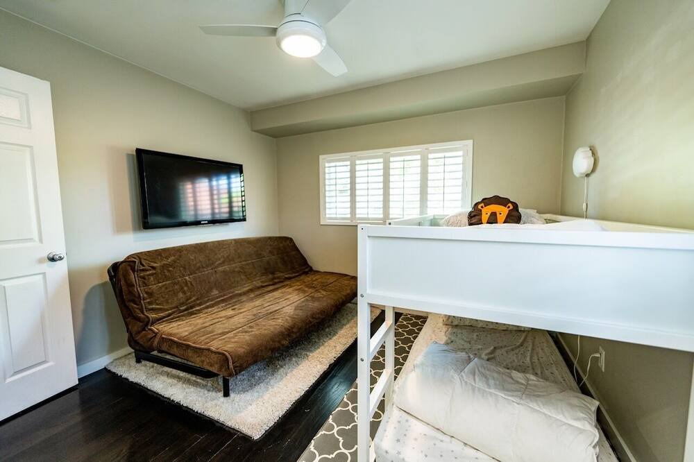 Photo of Bedroom in Canoga Park