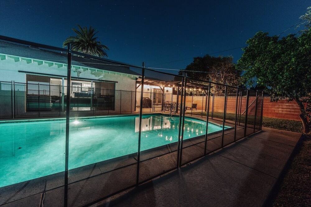 Photo of Outdoor in Canoga Park