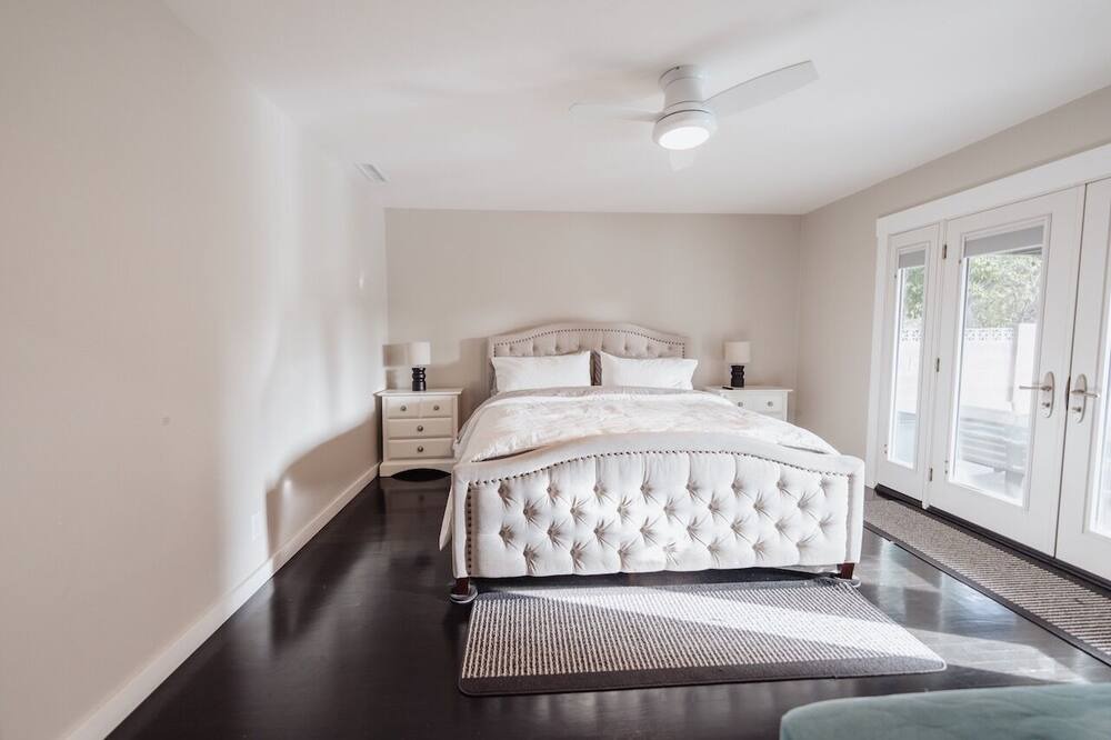 Photo of Bedroom in Canoga Park