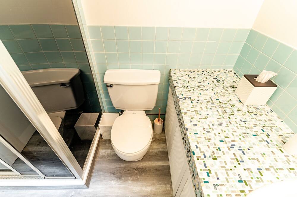 Photo of Bathroom in Dysart et al