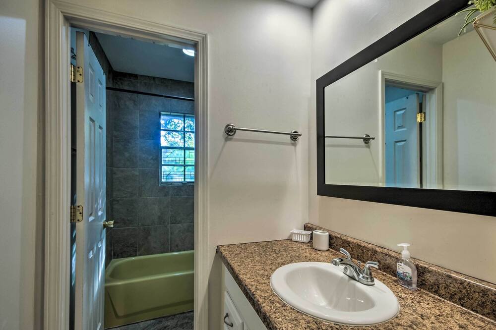 Photo of Bathroom in Tougaloo