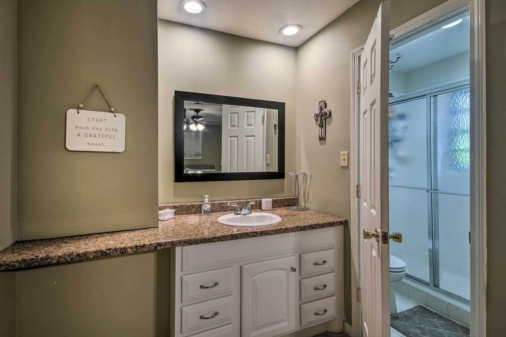 Photo of Bathroom in Tougaloo