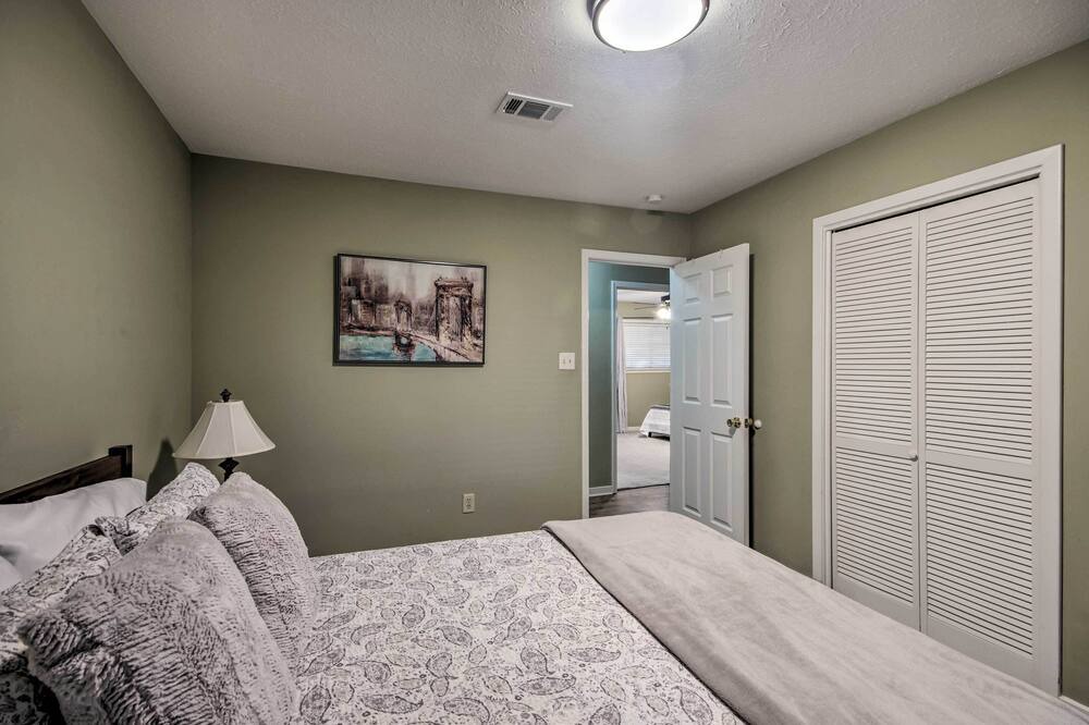Photo of Bedroom in Tougaloo