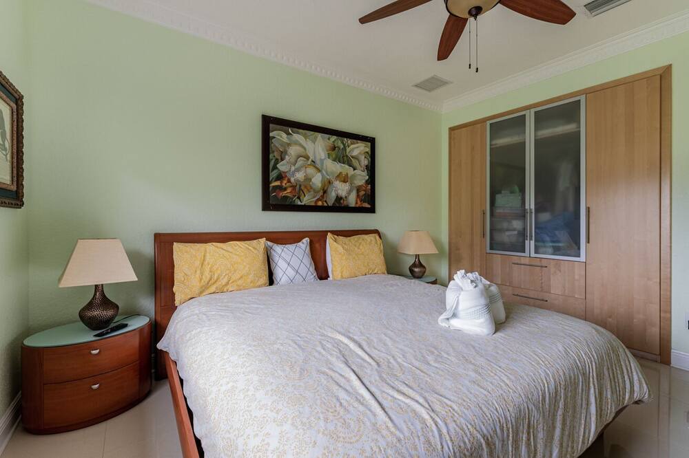 Photo of Bedroom in Southwest Ranches
