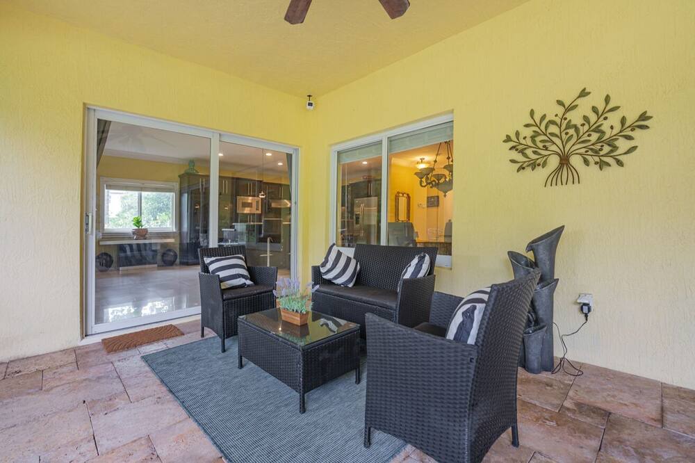 Photo of Patio Balcony in Southwest Ranches