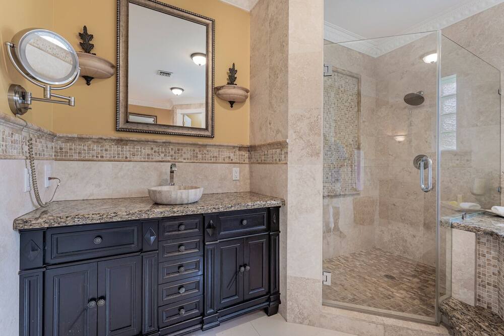 Photo of Bathroom in Southwest Ranches