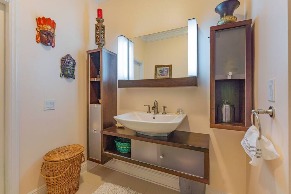 Photo of Bathroom in Southwest Ranches