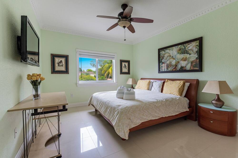 Photo of Bedroom in Southwest Ranches