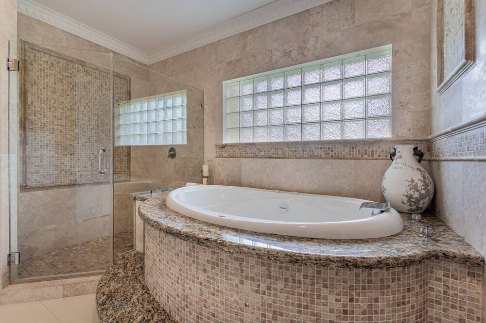 Photo of Bathroom in Southwest Ranches