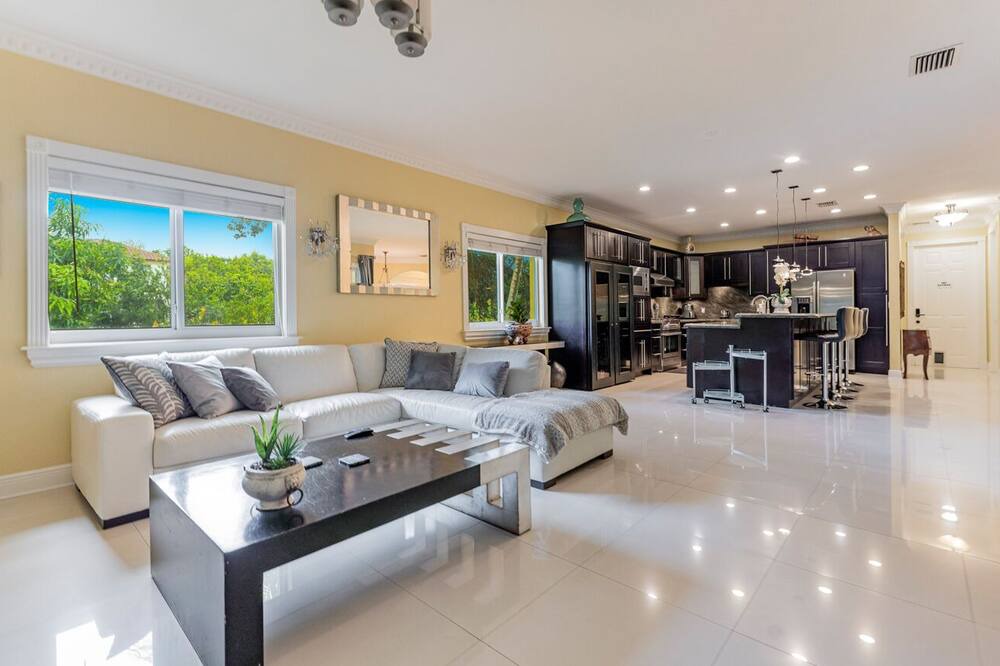 Photo of Livingroom in Southwest Ranches