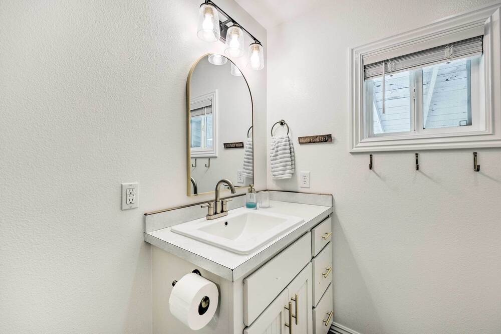 Photo of Bathroom in Jay