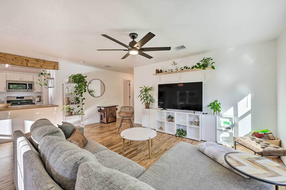 Photo of Livingroom in Jay