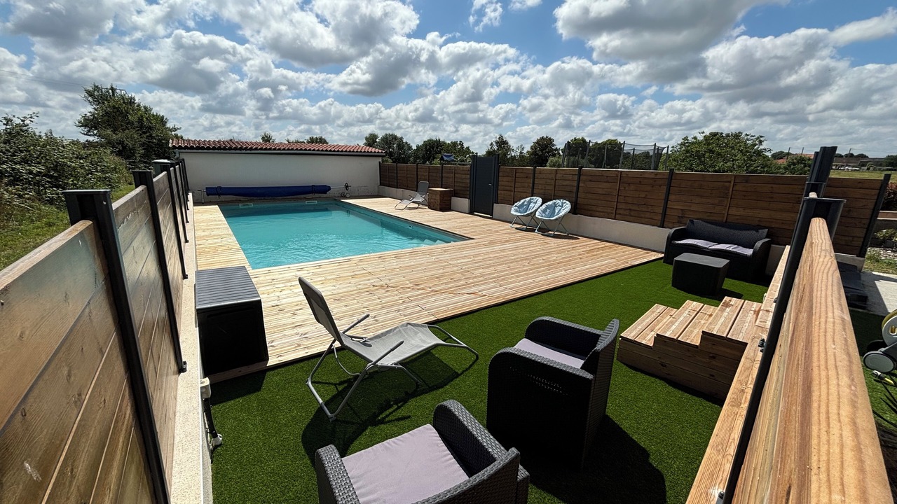 Photo of Outdoor in Etusson