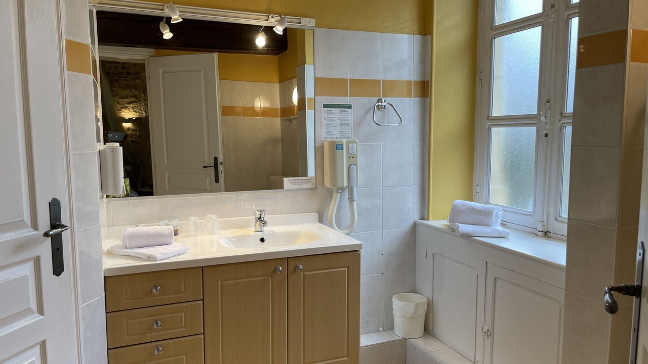 Photo of Bathroom in Donzy