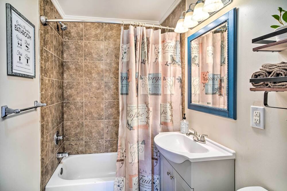 Photo of Bathroom in New Iberia