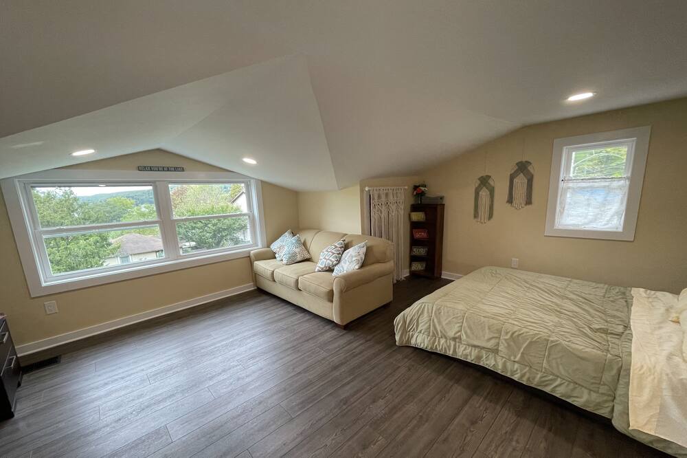 Photo of Bedroom in Shawanese