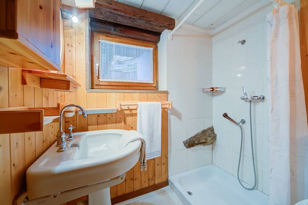 Photo of Bathroom in Faido