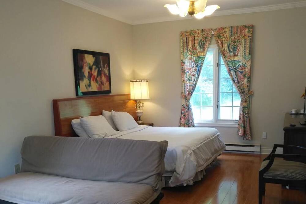Photo of Bedroom in Adjala-Tosorontio