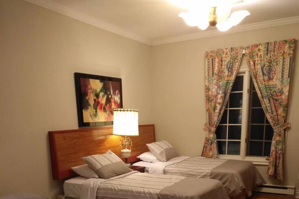 Photo of Bedroom in Adjala-Tosorontio