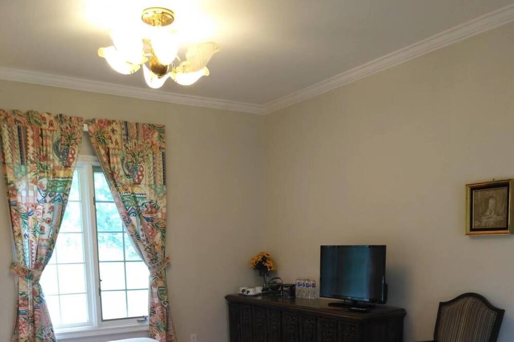 Photo of Bedroom in Adjala-Tosorontio