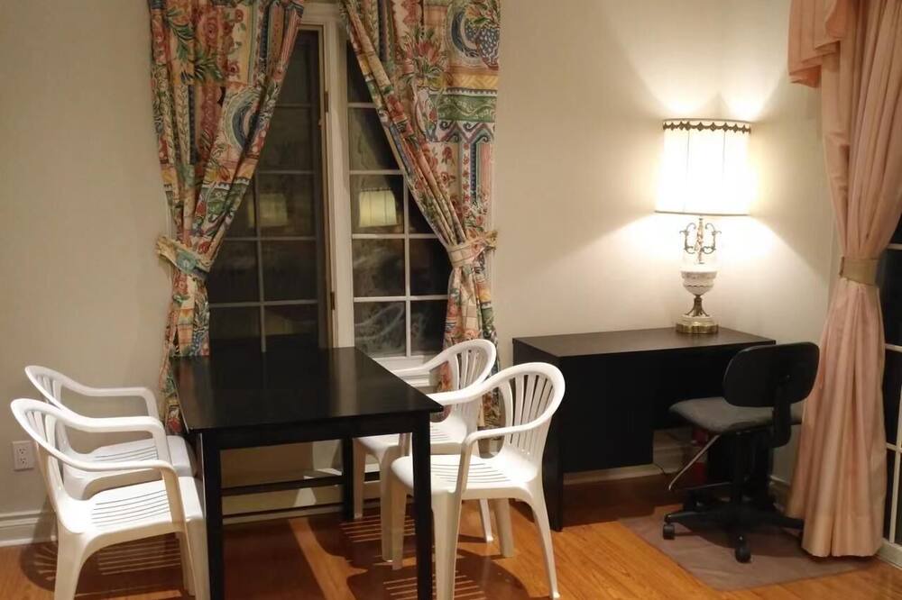 Photo of Livingroom in Adjala-Tosorontio