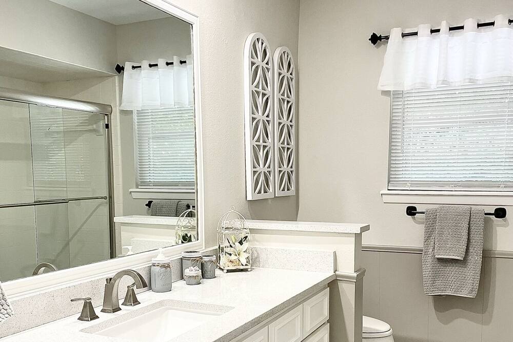 Photo of Bathroom in Prairie Creek