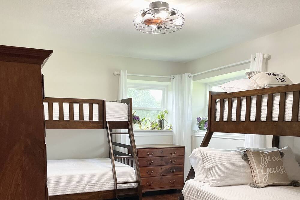 Photo of Bedroom in Prairie Creek