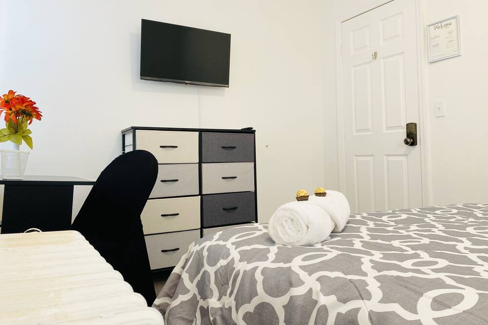 Photo of Bedroom in Englewood